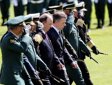 Santos dice que la derrota militar a las FARC podría tardar hasta 25 años