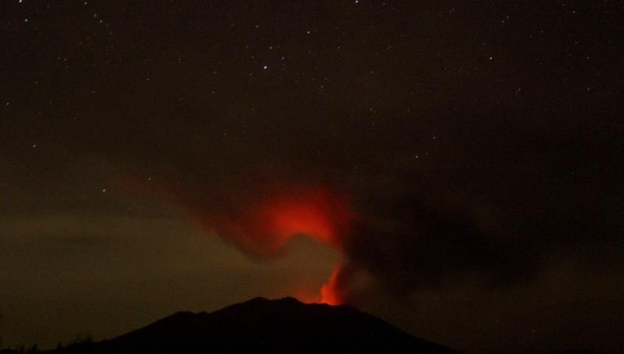 Reabre el aeropuerto de Bali en Indonesia cerrado tras la erupción volcánica