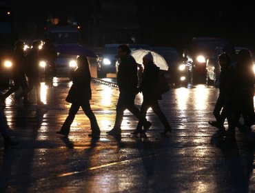 Intenso viento y lluvias se hicieron sentir en la capital por sistema frontal