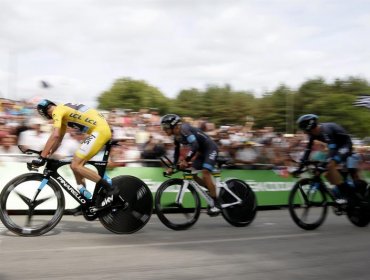 Tour de Francia: El BMC gana la crono por equipos, Froome conserva el liderato