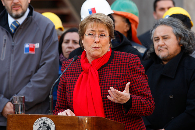 Bachelet sube levemente en las encuestas gracias a la Copa América