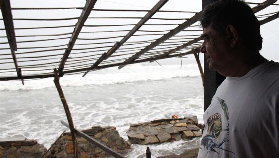 Tormenta Dolores se convierte en huracán frente a costa del Pacífico mexicano