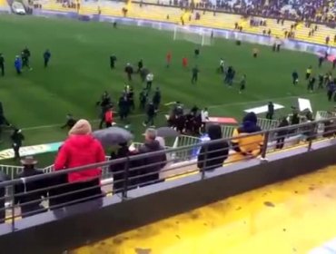 Video: Batalla campal entre los hinchas de Everton y Wanderers