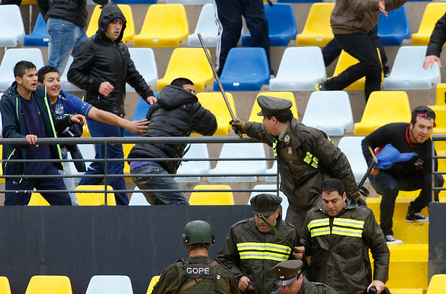 En prisión preventiva tres de los siete hinchas detenidos fuera del Sausalito