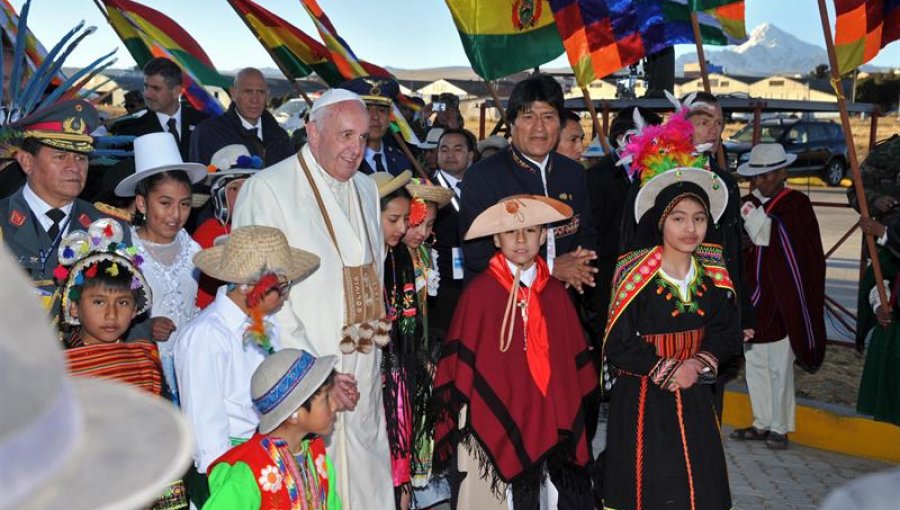 Evo Morales pide a bolivianos que viajen al exterior para hacer campaña por mar