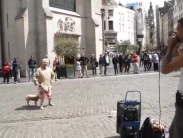 Video: Esta abuela sorprende con gracioso baile en plena calle al ritmo del beatbox