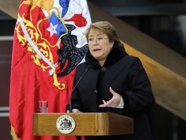 Bachelet descarta plebiscito para proceso constituyente