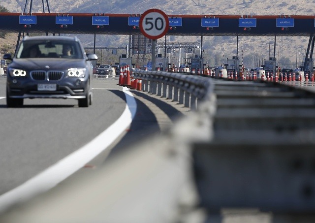 Autoridades estiman que 380 mil vehículos abandonarán la capital por feriado