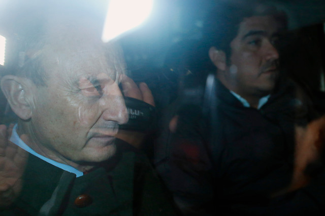 General (r) Cheyre fue careado por supuestas torturas en regimiento