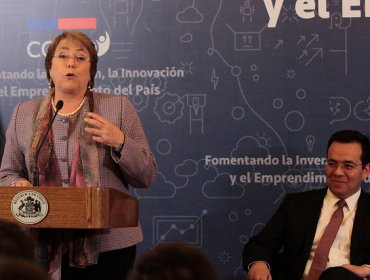 Presidenta en la Corfo: "No podemos depender tanto de recursos naturales"