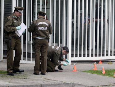 Policía es herido de bala por otro funcionario durante un control de detención