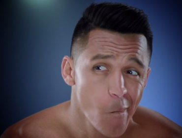 Video: Alexis Sánchez protagoniza nuevo y divertido spot publicitario