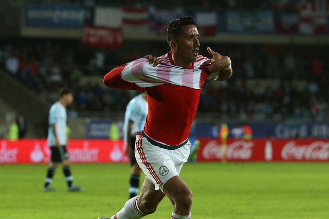 Lucas Barrios: "Valdivia me dijo que Palmeiras es un grande"