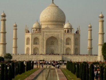 Por amor imposible dos jóvenes se cortan el cuello en el Taj Mahal