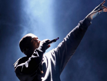 La actuación Kanye West en el cierre de los juegos de Toronto 2015 causa polémica y rechazo