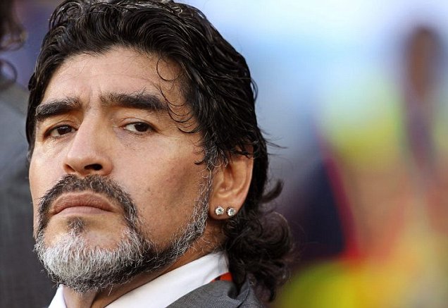 Maradona denunciará a su exmujer por apropiarse de dinero y evasión