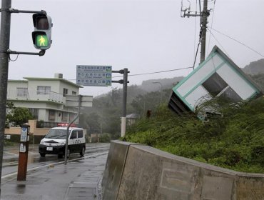 El paso del tifón Nangka deja cuatro muertos y más de 50 heridos en Japón