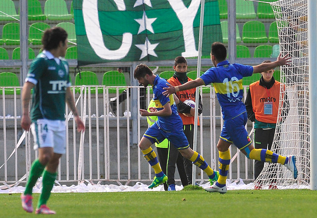 Everton se quedó con el "clásico porteño" ante Santiago Wanderers en Copa Chile