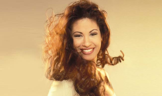 Firma de cosméticos lanzará línea inspirada en la cantante Selena