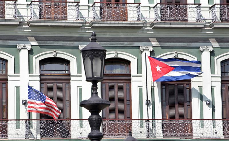 Este lunes se reabrirán las embajadas de EEUU y Cuba