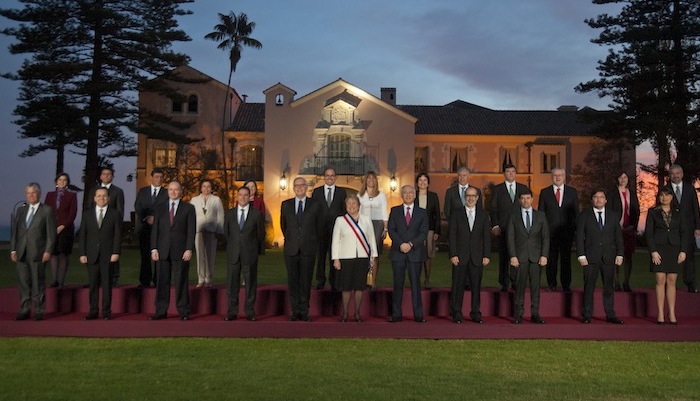 Aprobación de Bachelet se mantiene en 25% pese a ajustes al programa de Gobierno