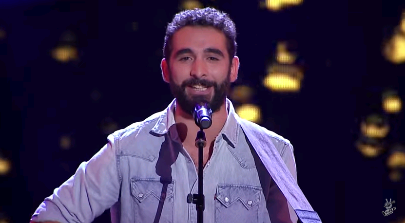 Participante de The Voice Chile toca en las calles de Santiago para cumplir desafío