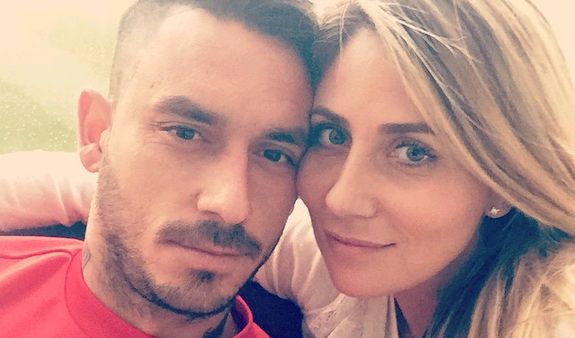 Esposa de Mauricio Pinilla sube la temperatura con sexys fotos en bikini