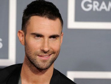 Igual de guapo: Adam Levine sorprende con radical cambio de look