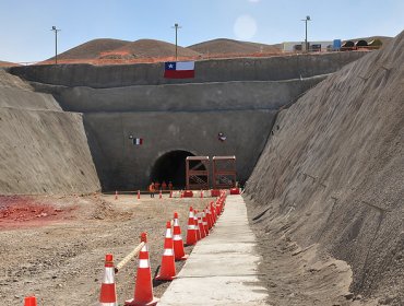 Trabajadores protagonizan cortes de rutas en accesos a yacimientos de Codelco