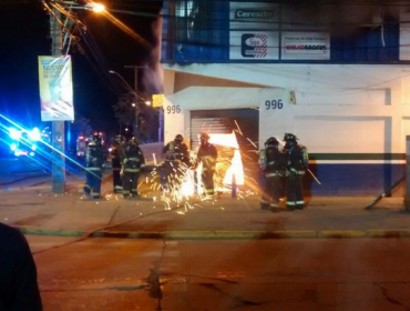 Incendio destruyó ferretería en San Bernardo