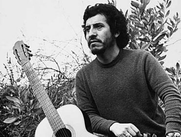 Dictan acusaciones contra 10 ex funcionarios del Ejército por homicidio de Víctor Jara