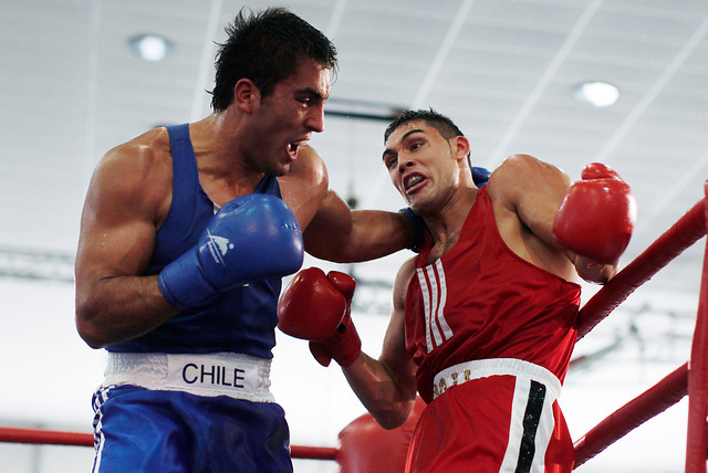 Toronto 2015: Miguel Véliz logró bronce en boxeo tras perder ante cubano Savón