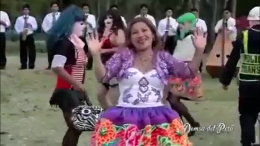 Video: ¡Se pasó de freak! Mira la versión peruana de “El Taxi”