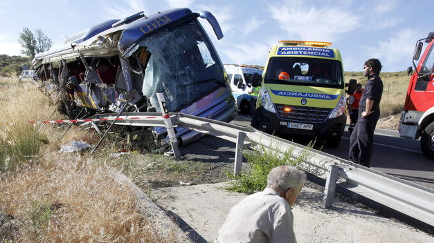 Un muerto y 32 heridos en accidente de autobús en Ecuador