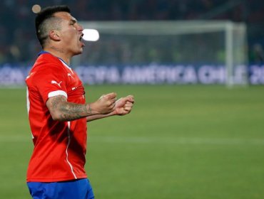 Gary Medel se tatuó la Copa América en su pierna