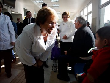 Bachelet visitó Cesfam de San Joaquín: "No tiene nada que envidiarle a clínica"