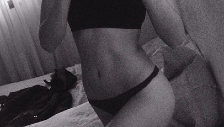 Janis Pope causa sensación en Instagram con sexy foto y motivador mensaje