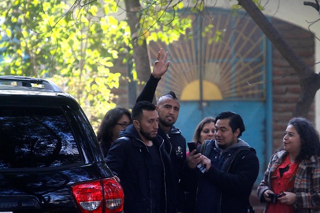 Arturo Vidal visitó el estadio municipal que llevará su nombre en San Joaquín