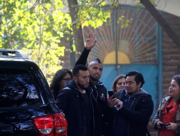 Arturo Vidal visitó el estadio municipal que llevará su nombre en San Joaquín