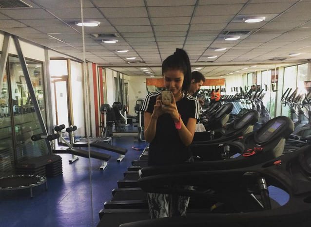 Steffi Méndez luce tonificado cuerpo por redes sociales
