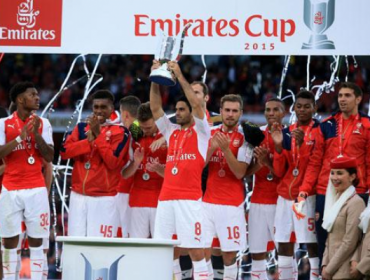 El Arsenal sin Alexis vence al Wolfsburgo y se lleva la Emirates Cup