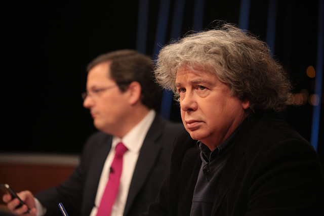 Librería anuncia que no venderá más textos de Fernando Villegas por polémica frase de Caso Quemados