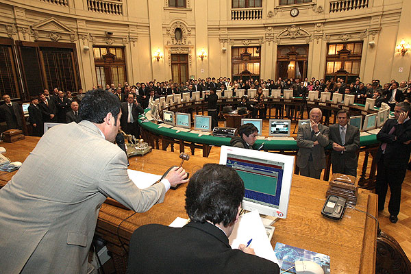 La Bolsa de Santiago cierra con fuertes pérdidas