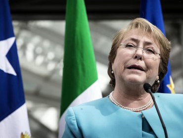 Aprobación de Bachelet aumenta levemente y alcanza el 26%