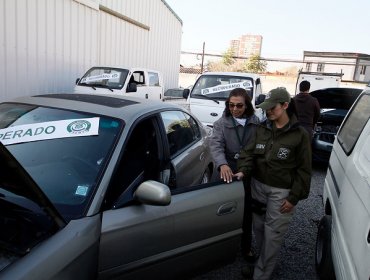 Carabineros detiene a dos personas por robo de automóvil en Macul