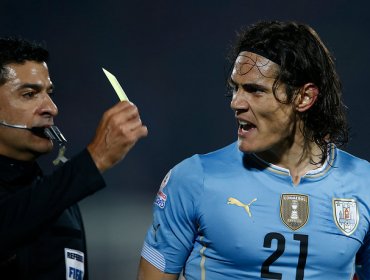 Edinson Cavani fue suspendido por dos partidos y jugaría ante Chile