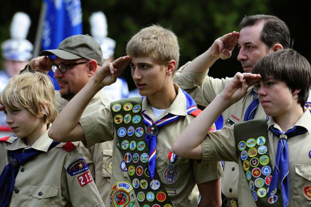 Los Boy Scouts de EEUU permitirán monitores gays