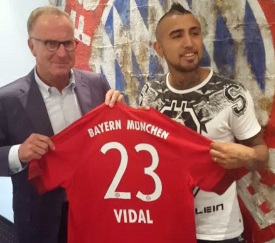 Arturo Vidal ya firmó su contrato con el Bayern Munich hasta el año 2019