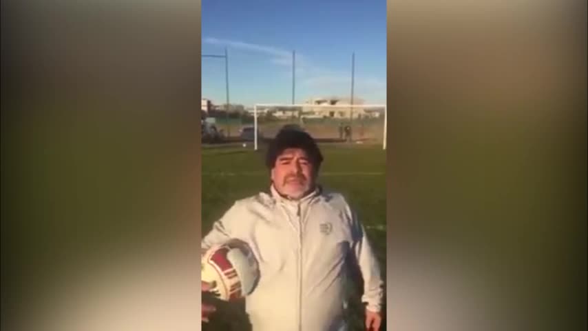 Video: Maradona habla del momento que vive tras la muerte de su padre y dice que va por la FIFA