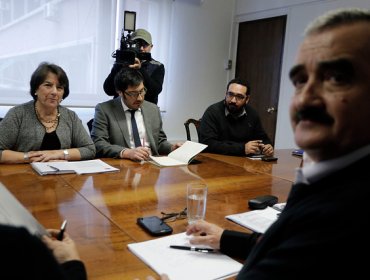 Solo el sector de Jaime Gajardo llegó a reunión con ministra Delpiano